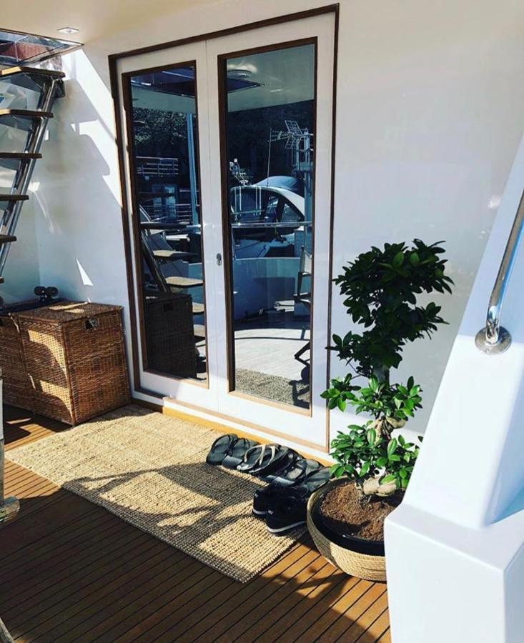 Vip In A Luxurious Yacht Botel *