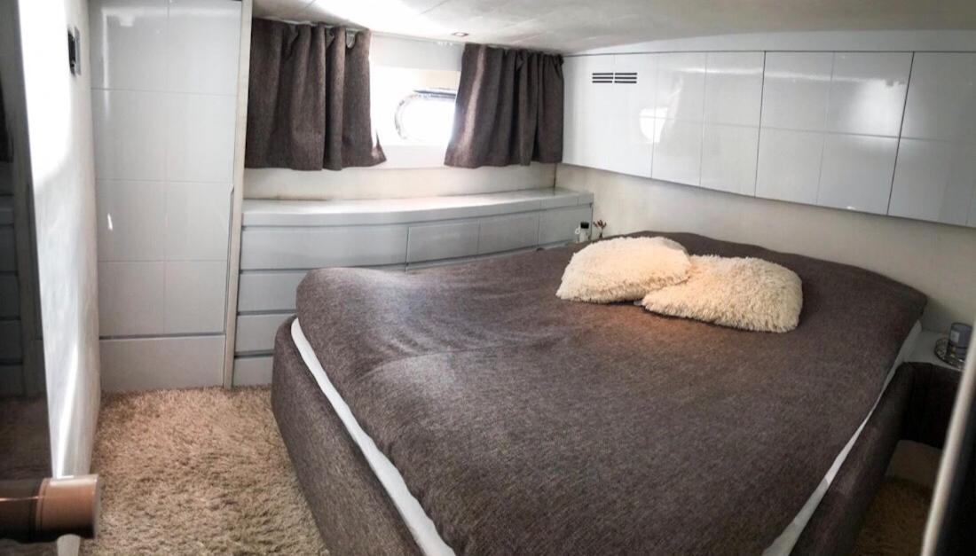 Vip In A Luxurious Yacht Stockholm