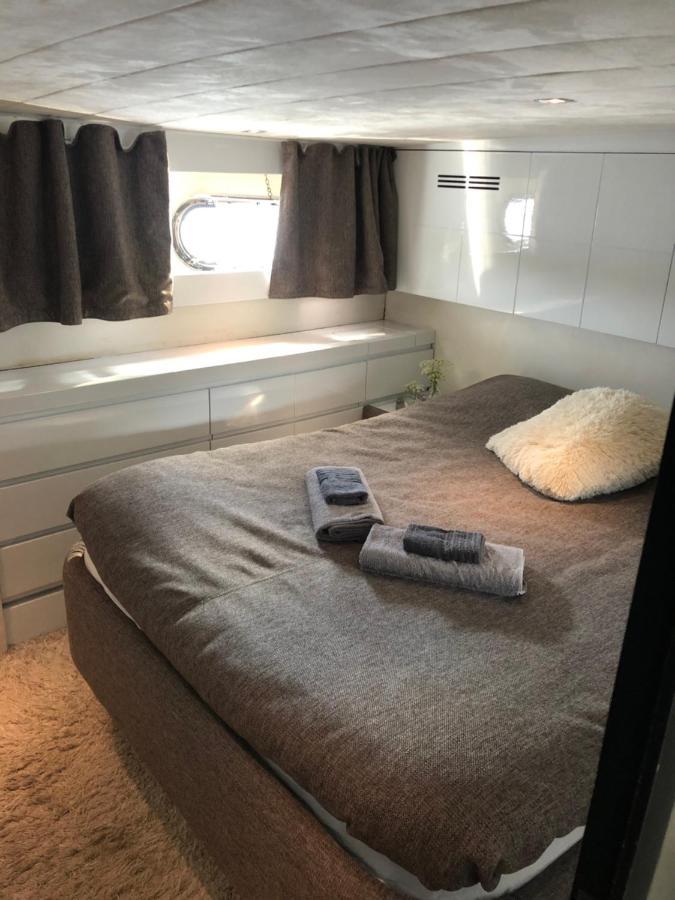 Vip In A Luxurious Yacht Botel *